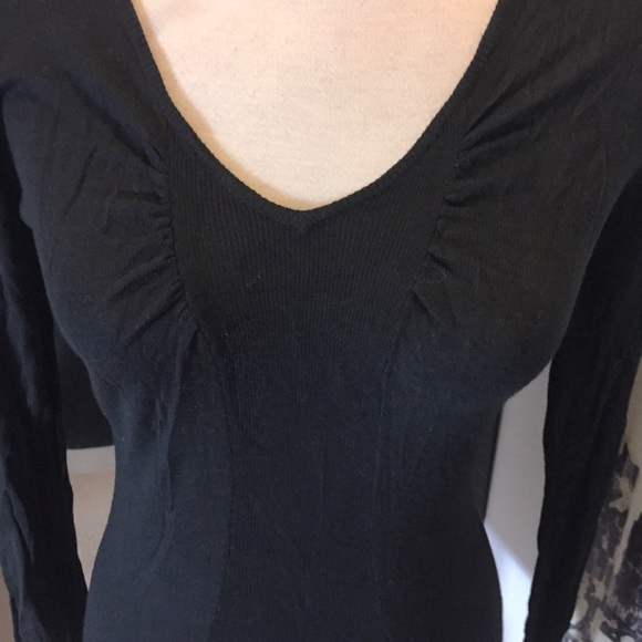 NWT Light weight V-neck black sweater size medium - Picture 5 of 12
